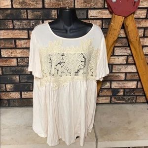 Umgee xl Cream top with lace accent